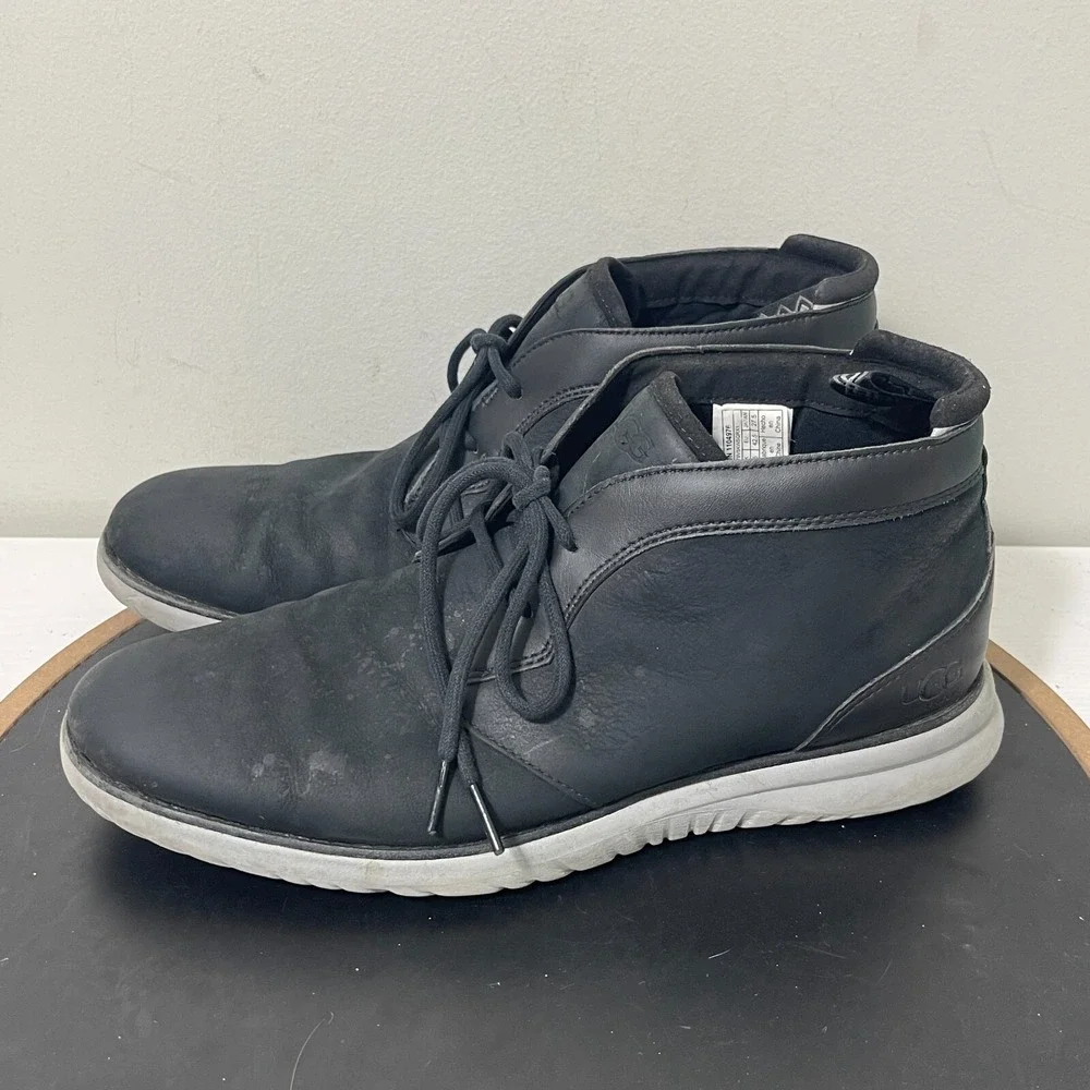 UGG Pismo Chukka Boots Men‎ Size 9.5 Leather Lace Up Black Minimalist Casual